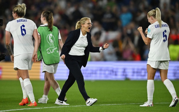 HLV Wiegman hy vọng tuyển nữ Anh vượt qua Colombia dù biết không dễ dàng. Ảnh: GETTY.