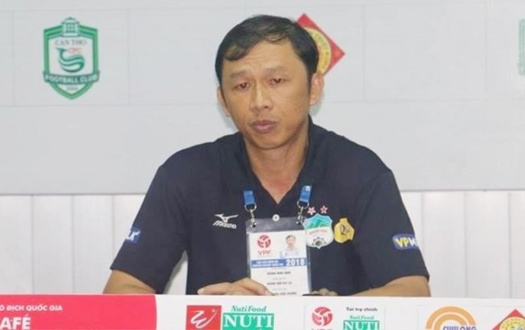 Trợ lý HLV Dương Minh Ninh của HA Gia Lai đang trong giai đoạn chín muồi của sự nghiệp huấn luyện thì qua đời vì TNGT. Ảnh: CTP