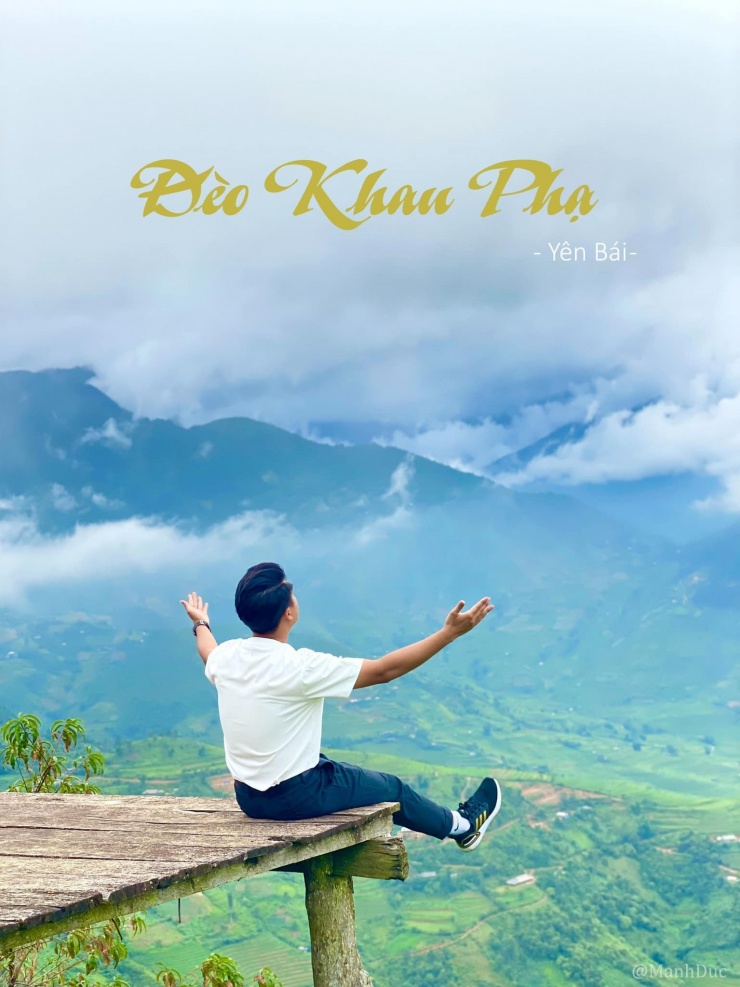 Dừng chân bên đèo Khau Phạ.