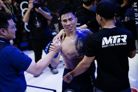 Kịch tính 8 trận MMA Việt Nam: Văn Nam bảo vệ thành công đai vô địch