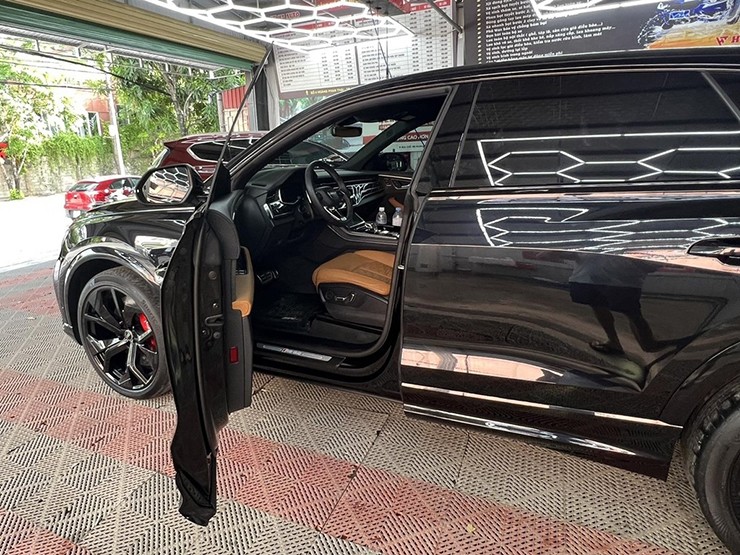 Audi Q8 RS độc nhất Việt Nam có giá bán gần 10 tỷ đồng về tay chủ nhân mới - 4