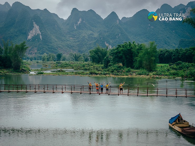 “Người sắt” Lê Phương Vy vô địch chạy 320km ở giải Ultra Trail đẹp nhất Việt Nam - 4