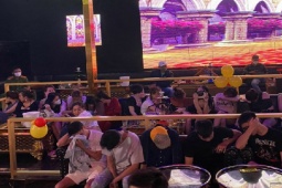 Pháp luật - Hơn 60 người dương tính với ma túy trong quán ăn ở Tiền Giang