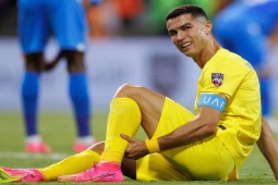 Bóng đá - Tin mới chấn thương của Ronaldo sau Cúp C1 Ả Rập, CR7 "dỗi" vì hụt giải hay nhất