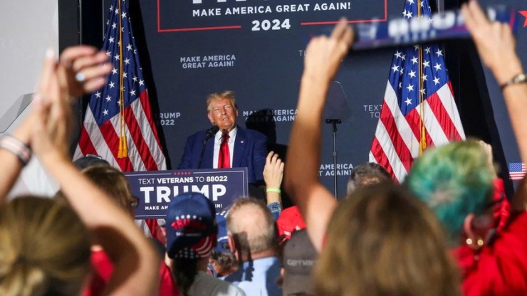 Cựu Tổng thống Mỹ Donald Trump tại cuộc vận động tranh cử ở Windham, bang New Hampshire (Mỹ) hôm 8-8. Ảnh: REUTERS