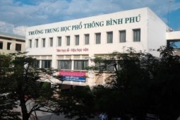 Giáo dục - du học - Bị review bán đồng phục, ép mua ba lô: Hiệu trưởng Trường THPT Bình Phú nói do nhân viên làm sai!