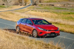 Tin tức ô tô - Giá xe KIA K3 lăn bánh tháng 8/2023, giảm 50% lệ phí trước bạ