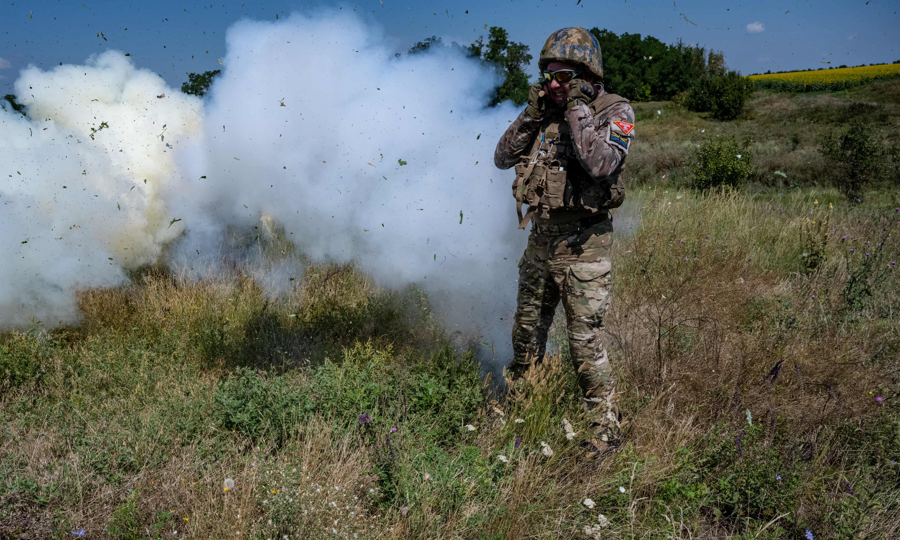 Quân đội Ukraine đang rất thiếu lính công binh chuyên rà phá bom mìn.