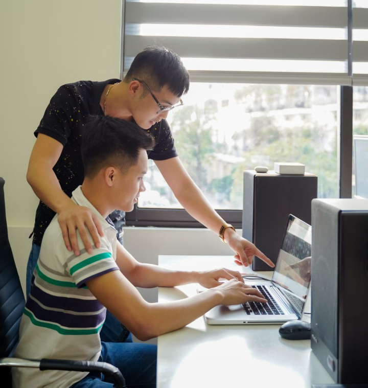 CEO Trung Nguyễn cùng cộng sự phát triển TRIPMAP.&nbsp;