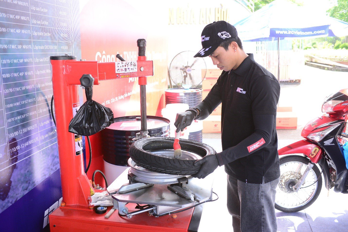 Kiên Giang lần đầu tiên đón "Ngày hội chăm sóc xe máy miễn phí" - 4