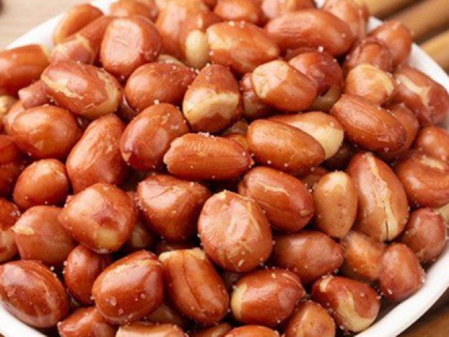 Sức khỏe đời sống - Ăn lạc có dấu hiệu này cần dừng ngay nếu không muốn mắc bệnh ung thư