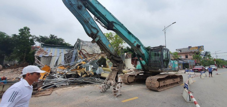 Khu vực nằm trong diện tháo dỡ, giải phóng mặt bằng để thực hiện dự án. Ảnh: AV