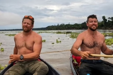 Phiêu lưu trên sông Amazon, cựu lính thủy đánh bộ Anh dùng mái chèo kịch chiến cướp có súng