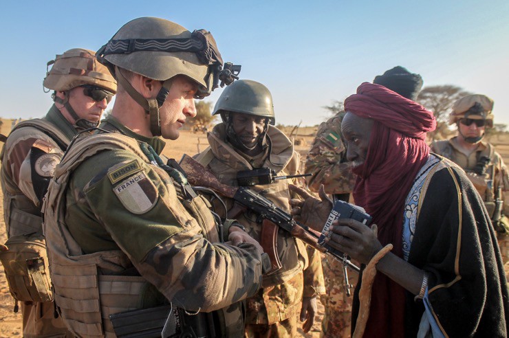Các binh sĩ Pháp ở giai đoạn đầu được coi là "người hùng" vì giúp quân đội chính phủ Mali đẩy lùi khủng bố.