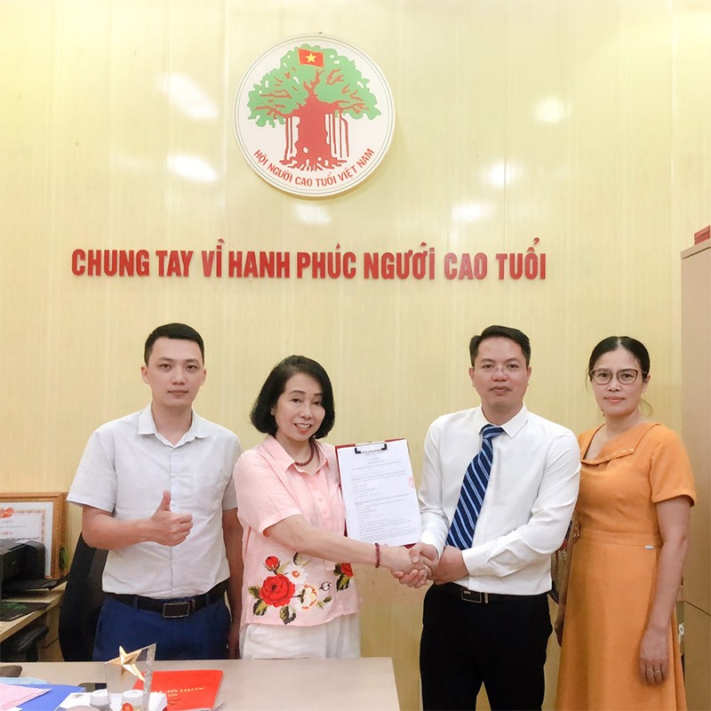 Kingsport ký kết dự thảo tài trợ Quỹ Chăm sóc và Phát huy vai trò người cao tuổi Việt Nam - 1