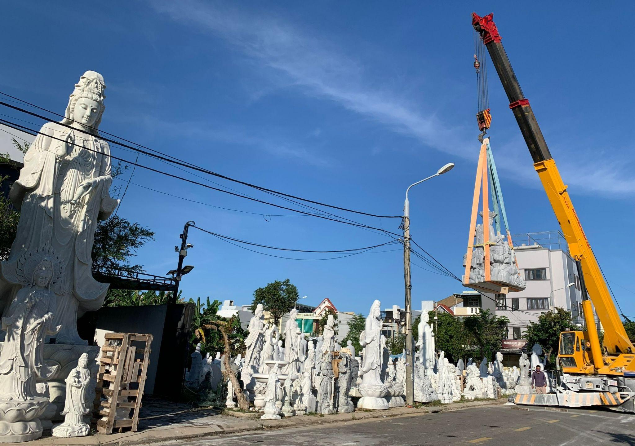 Cơ sở tượng Phật đá Cao Trang.