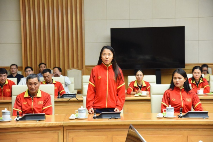Thủ tướng Phạm Minh Chính: ‘Tuyển nữ Việt Nam đã thể hiện tinh thần thép ở World Cup’ - 4