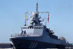Nga lần đầu nổ súng cảnh báo một tàu buôn muốn tới Ukraine