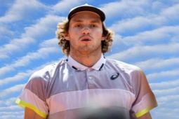 Thể thao - Ngôi sao thắng trận vẫn bỏ Cincinnati Masters để về Chile "hộ đê"