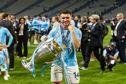 Bóng đá - Đội Ronaldo lôi kéo sao Ngoại hạng Anh: Chốt trung vệ Man City, "đột kích" Livepool