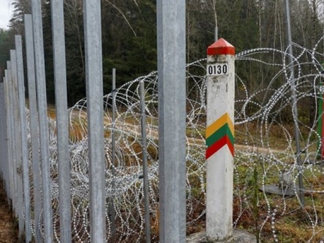 Thế giới - Thêm một nước thuộc NATO đóng cửa khẩu biên giới với Belarus