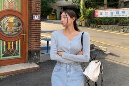 Thời trang - 4 kiểu áo len mỏng cứ mặc là đẹp