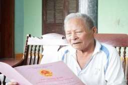 Tin tức trong ngày - Vụ cụ ông 'cầu cứu' Bí thư Thanh Hóa: Kiểm điểm tập thể, cá nhân chậm cấp giấy chứng nhận