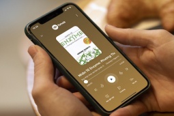 Công nghệ thông tin - Những ứng dụng sách nói "hot" nhất trên App Store và Google Play