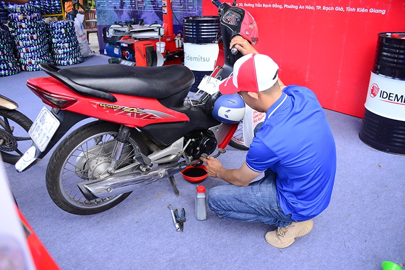 Kiên Giang lần đầu tiên đón "Ngày hội chăm sóc xe máy miễn phí" - 3
