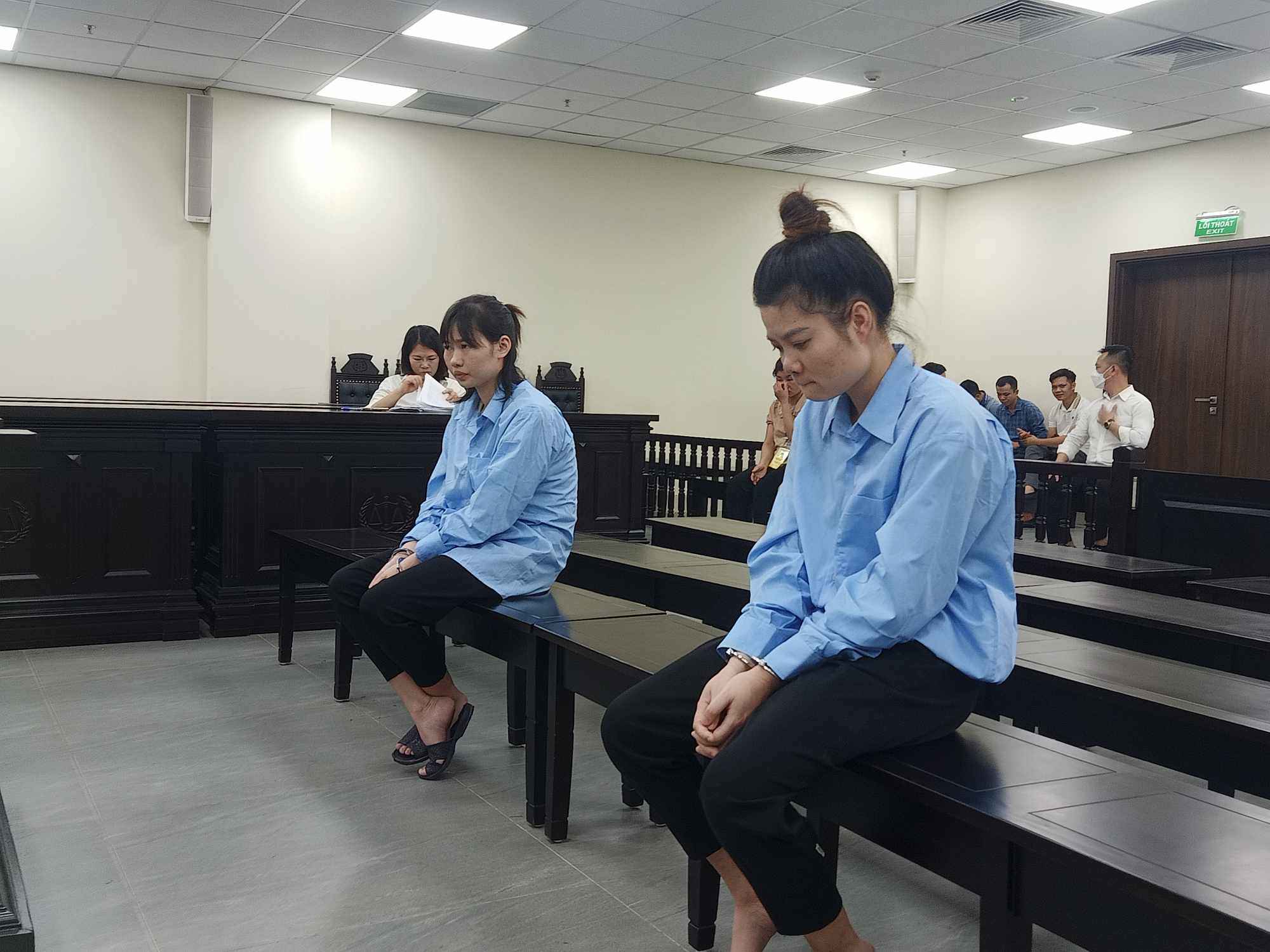 Lý do hoãn xử 2 bảo mẫu hành hạ khiến bé trai 17 tháng tử vong ở Hà Nội - 1