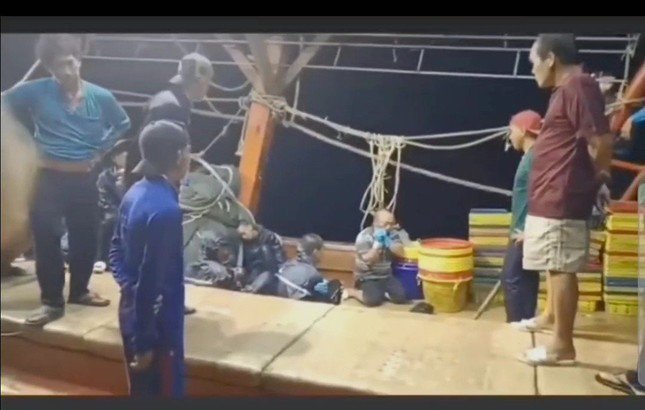 Vụ 4 ngư dân bị đánh dã man trên tàu: Giải cứu thêm 2 nạn nhân - 1