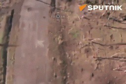 Video: UAV Nga lao thẳng vào chiến hào có binh sĩ Ukraine