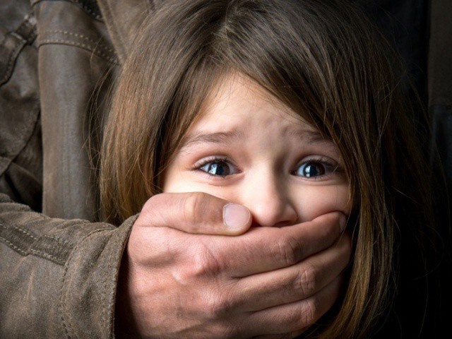 10 mánh khóe gian xảo của những kẻ bắt cóc trẻ em mà phụ huynh cần lưu ý