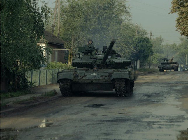 Binh lính Ukraine di chuyển ở Zaporizhzhia hồi tháng 6. (Ảnh: Washington Post)