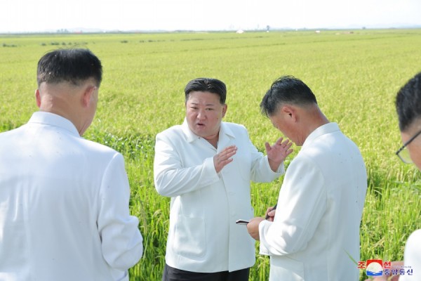 Ông Kim Jong-un ra chỉ thị nóng trong chuyến thị sát vùng lũ - 1