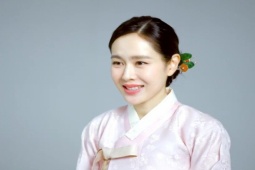 Làm đẹp - "Tình đầu quốc dân" đẹp mặn mà, đằm thắm sau 9 tháng sinh con đầu lòng