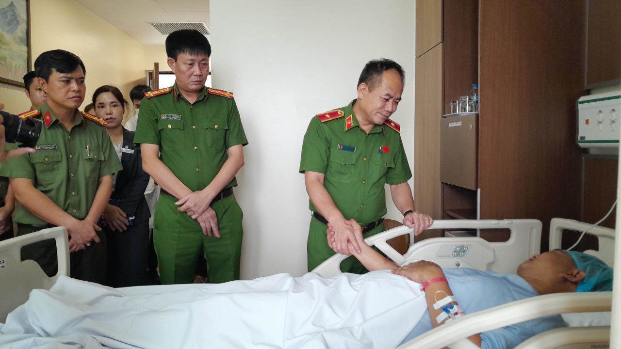 Thiếu tá Tuấn đang điều trị tại bệnh viện