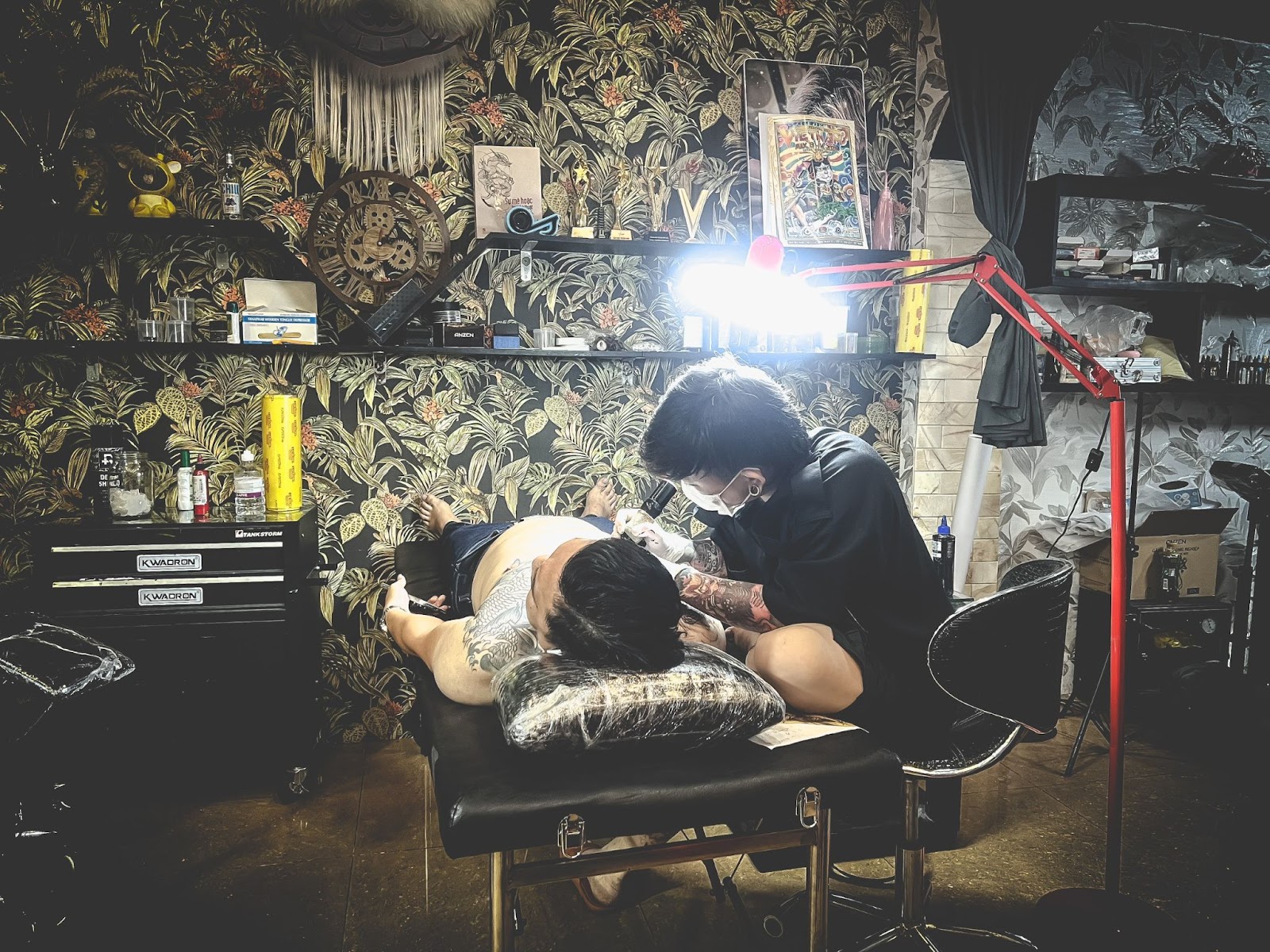 Nghệ thuật xăm hình - Công việc đòi hỏi sự tỉ mỉ, sáng tạo của trí óc và đôi bàn tạy