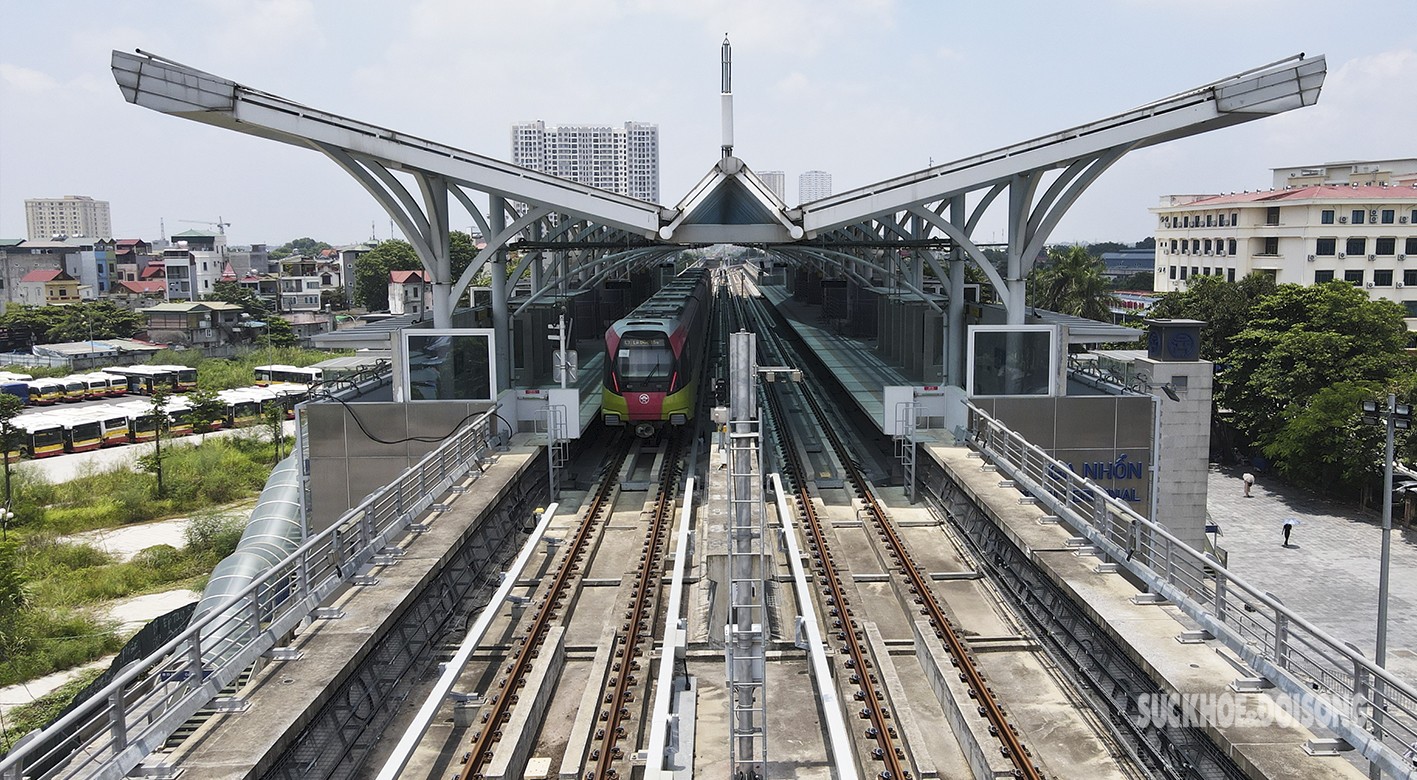 Dỡ toàn bộ rào tôn xung quanh 12 nhà ga tuyến đường sắt Nhổn - Ga Hà Nội - Ảnh 4.