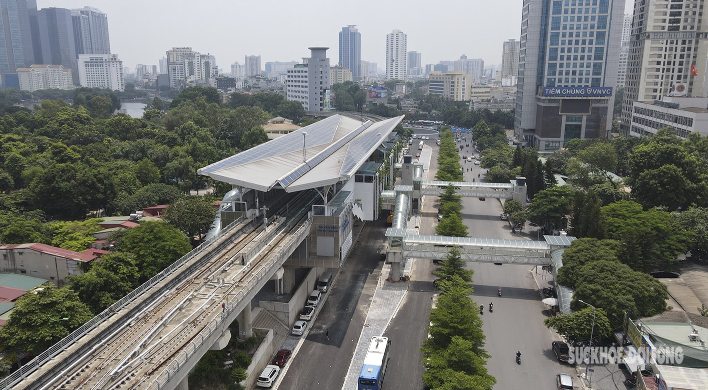 Dỡ toàn bộ rào tôn xung quanh 12 nhà ga tuyến đường sắt Nhổn - Ga Hà Nội - Ảnh 12.