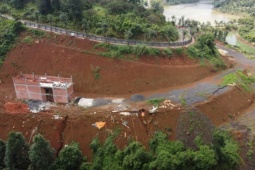 Tin tức trong ngày - Xuất hiện vết nứt ở khu vực bạt đồi, lấn hồ xây nhà không phép