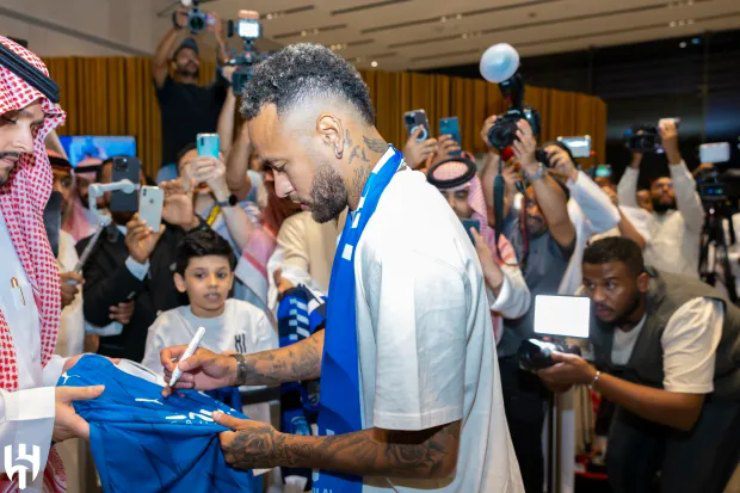 Neymar đến Saudi Arabia chơi bóng