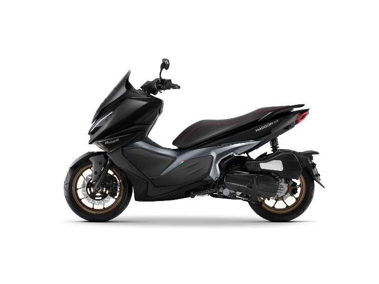 Xuất hiện đối thủ "sừng sỏ" của Honda PCX160 - 4