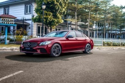 Tư vấn - 2 tỷ nên chọn Mercedes-Benz C300 AMG hay Lexus IS300 Standard?