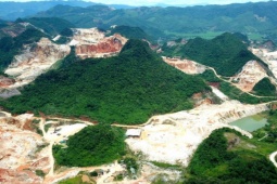 Tin tức trong ngày - Nhìn từ trên cao những vạt rừng loang lổ ở thủ phủ khoáng sản Quỳ Hợp