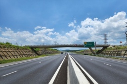 Tin tức trong ngày - Cận cảnh 'rốn lũ' trên cao tốc Phan Thiết - Dầu Giây