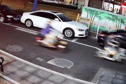 Phi thường - kỳ quặc - Clip: Nắp cống đồng loạt phát nổ trên đường phố Trung Quốc