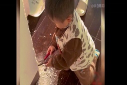 Clip hài hước - Khi trẻ có "tài năng phá hoại" từ bé