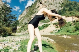 Làm đẹp - "Nữ thần tắm suối" được tìm kiếm nhiều nhất, ngoài đời giữ nét đẹp "liêu trai" nhờ đâu