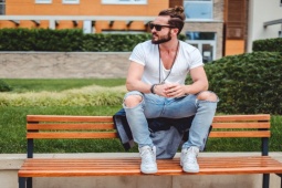 Đàn ông - 4 xu hướng thời trang nam có thể cần loại bỏ